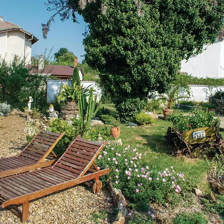 One-bedroom Holiday In Krapets *