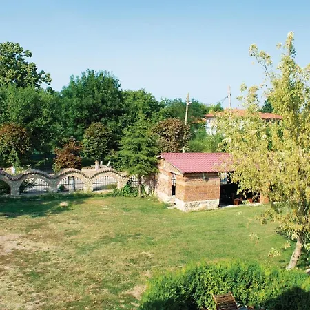 Ваканционна къща One-bedroom Holiday In Krapets Крапец
